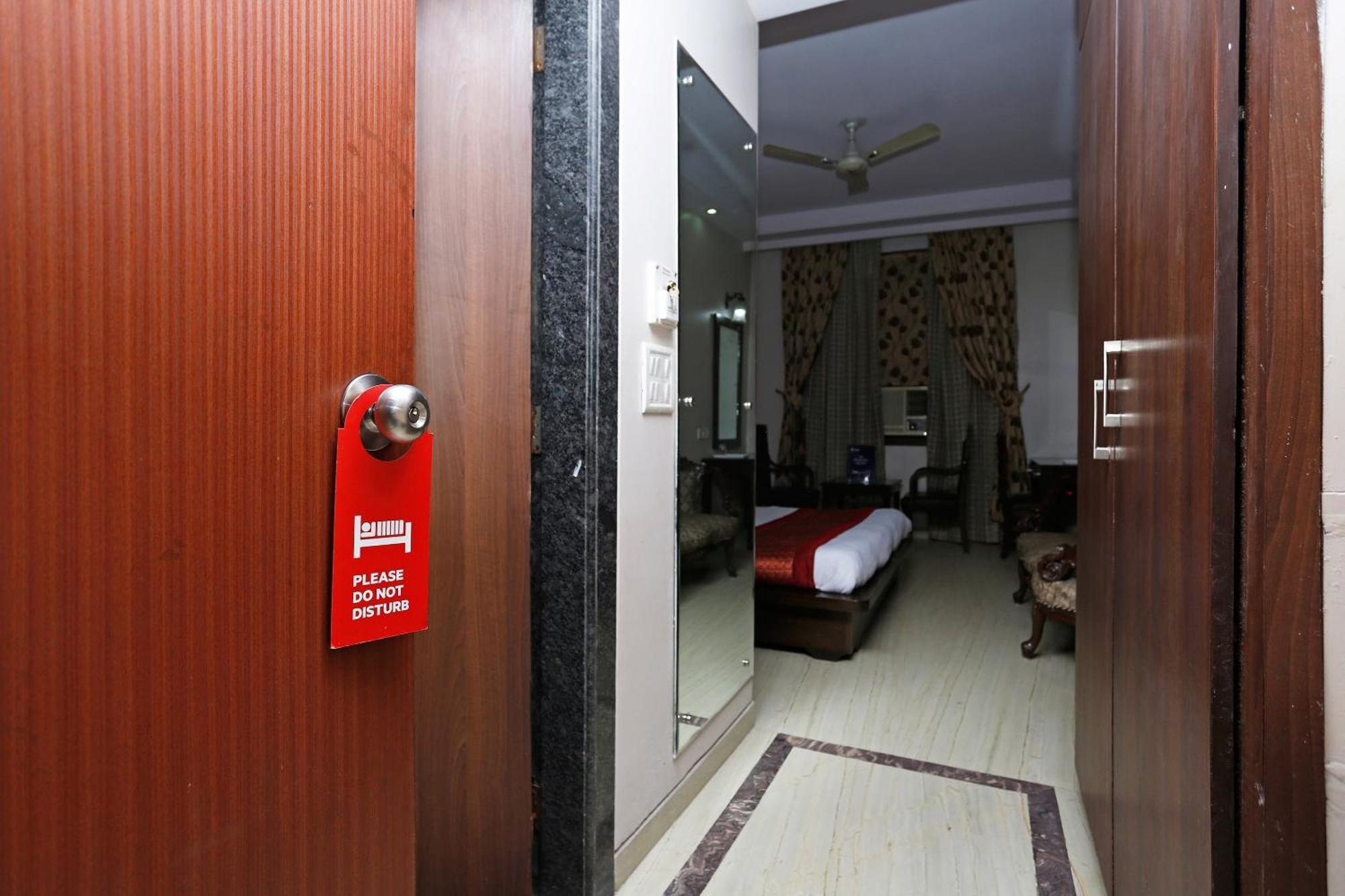 Hotel O Mid Town เดลี ภายนอก รูปภาพ