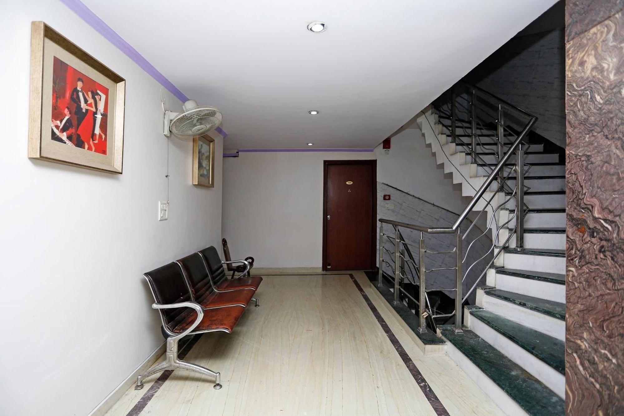 Hotel O Mid Town เดลี ภายนอก รูปภาพ