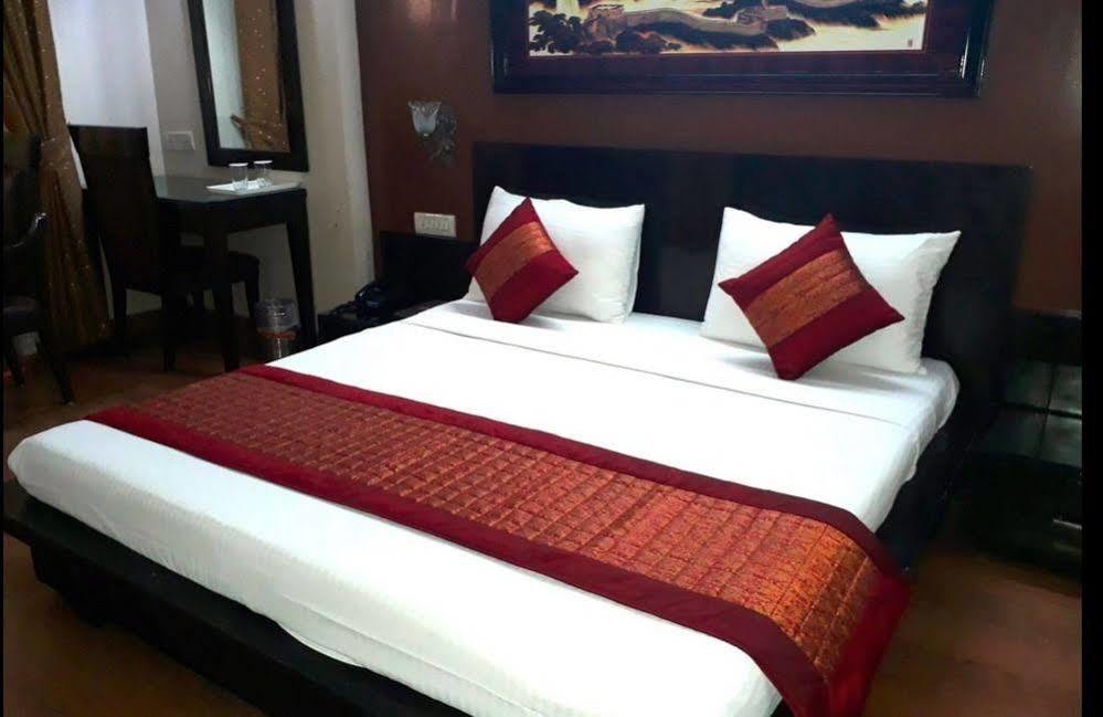 Hotel O Mid Town เดลี ภายนอก รูปภาพ